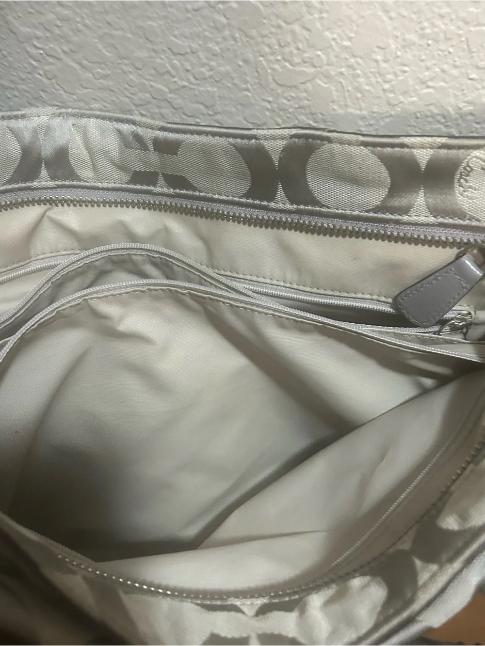 Authentic Coach Women's Signature Tote in Light Gray